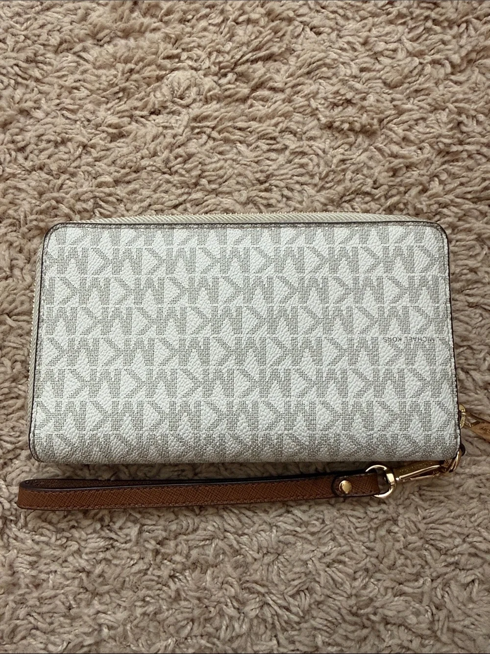 Michael Kors Signature Zip Around Wristlet Wallet in Vanilla